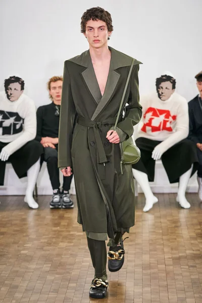 Look 22